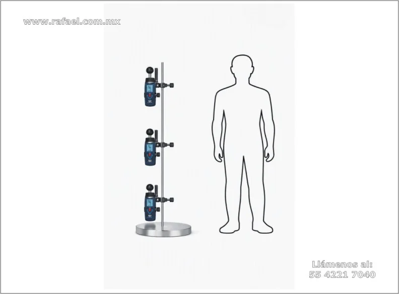 Termómetros digitales colocados en una estructura fija para realizar mediciones en tobillos, cintura y cabeza de un trabajador